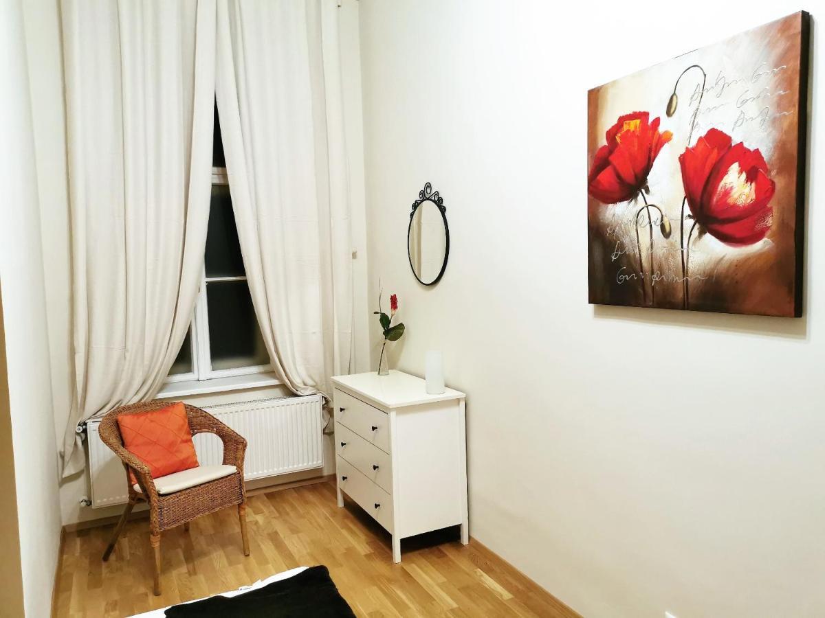 Orangehomes Kalvin Sq 2 Bedroom Apartment Будапеща Екстериор снимка