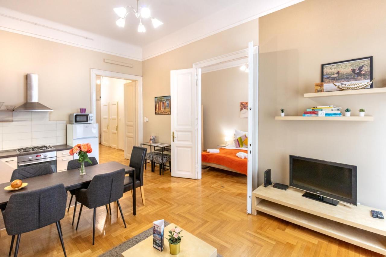 Orangehomes Kalvin Sq 2 Bedroom Apartment Будапеща Екстериор снимка