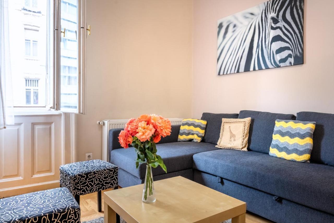 Orangehomes Kalvin Sq 2 Bedroom Apartment Будапеща Екстериор снимка