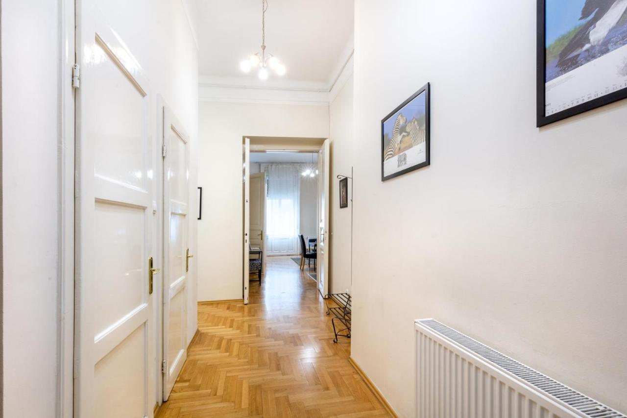 Orangehomes Kalvin Sq 2 Bedroom Apartment Будапеща Екстериор снимка