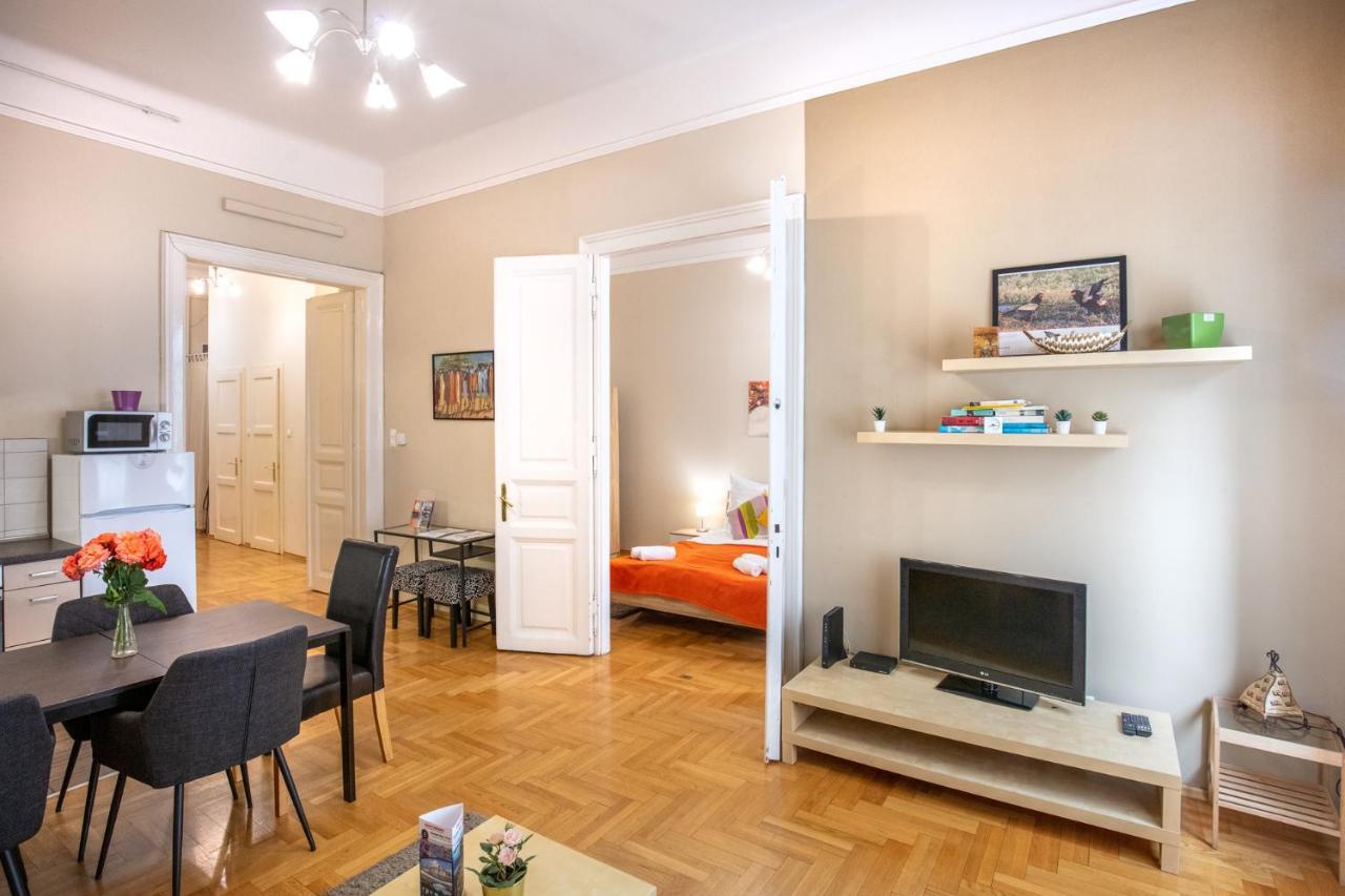 Orangehomes Kalvin Sq 2 Bedroom Apartment Будапеща Екстериор снимка